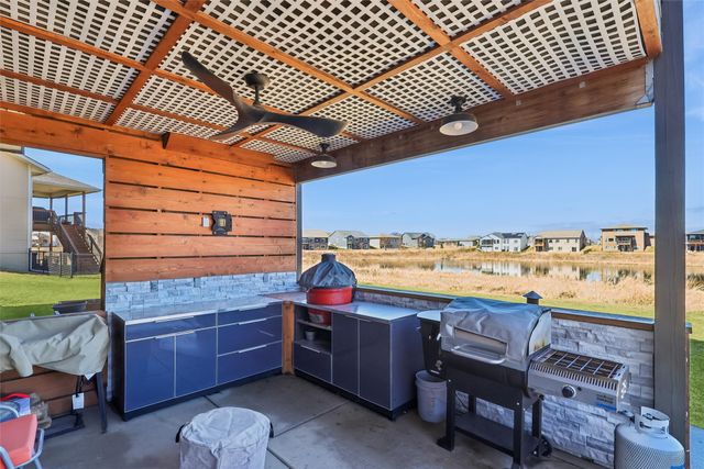 7728 NW 95th Court, Johnston, IA 50131