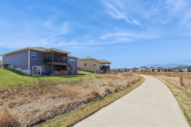 7728 NW 95th Court, Johnston, IA 50131