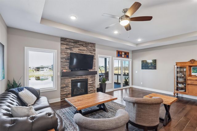 7728 NW 95th Court, Johnston, IA 50131