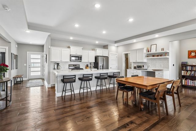 7728 NW 95th Court, Johnston, IA 50131