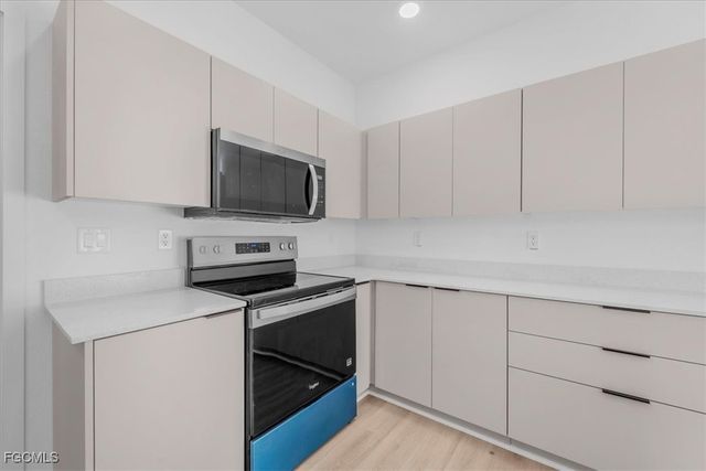 8044 Buttercup CIR, Labelle, FL 33935