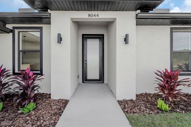 8044 Buttercup CIR, Labelle, FL 33935