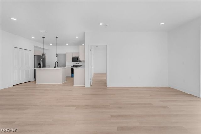 8044 Buttercup CIR, Labelle, FL 33935