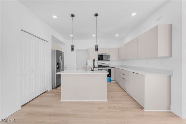 8044 Buttercup CIR, Labelle, FL 33935