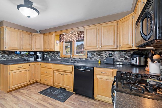 630 MT MARY DRIVE, Green Bay, WI 54311