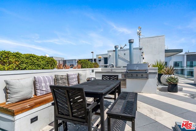 3833 Dunn Drive 201, Culver City, CA 90232