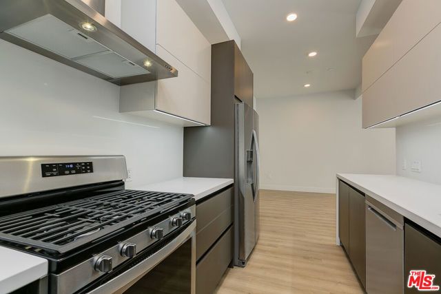 3833 Dunn Drive 201, Culver City, CA 90232