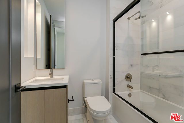 3833 Dunn Drive 201, Culver City, CA 90232
