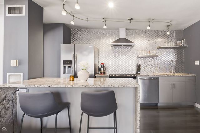 100 E Walton Street 11B, Chicago, IL 60611