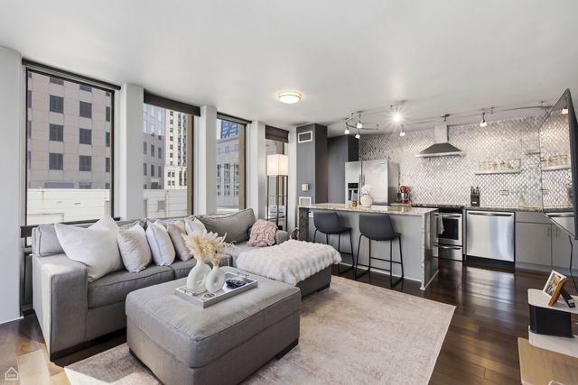 100 E Walton Street 11B, Chicago, IL 60611