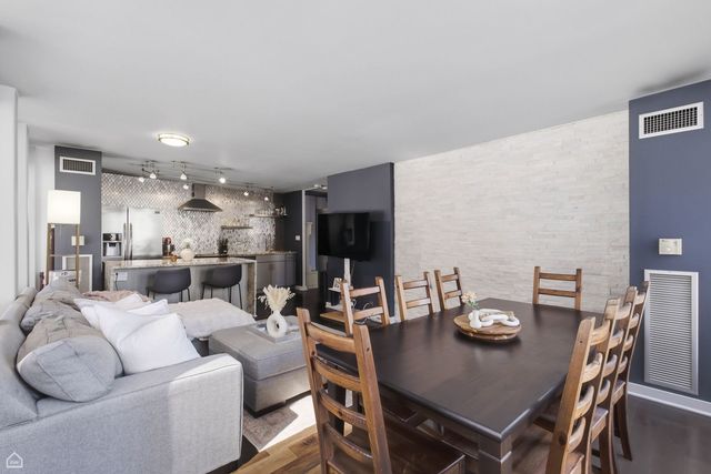 100 E Walton Street 11B, Chicago, IL 60611