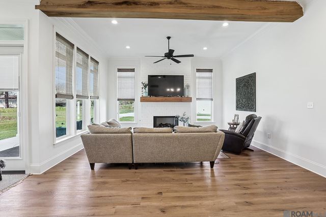 339 Glenthorne Dr, Gonzales, LA 70737