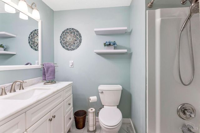2097 Bonniedale Drive, Bellbrook, OH 45305