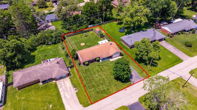 2097 Bonniedale Drive, Bellbrook, OH 45305