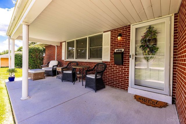 2097 Bonniedale Drive, Bellbrook, OH 45305