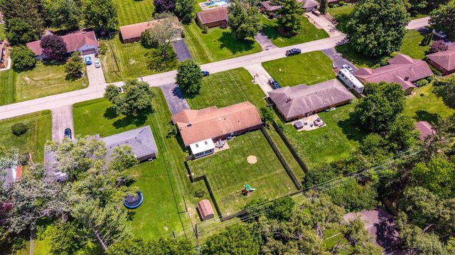 2097 Bonniedale Drive, Bellbrook, OH 45305