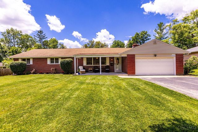2097 Bonniedale Drive, Bellbrook, OH 45305