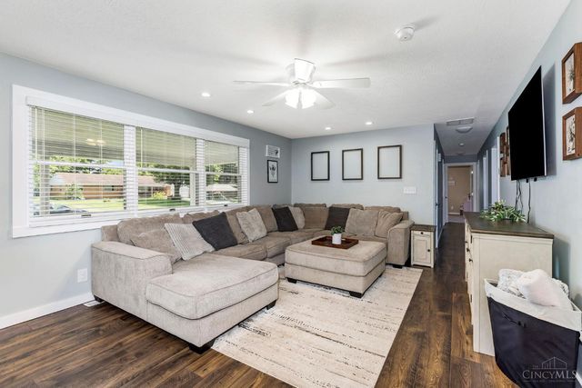 2097 Bonniedale Drive, Bellbrook, OH 45305