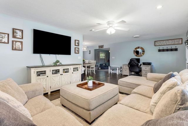 2097 Bonniedale Drive, Bellbrook, OH 45305