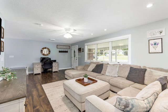 2097 Bonniedale Drive, Bellbrook, OH 45305