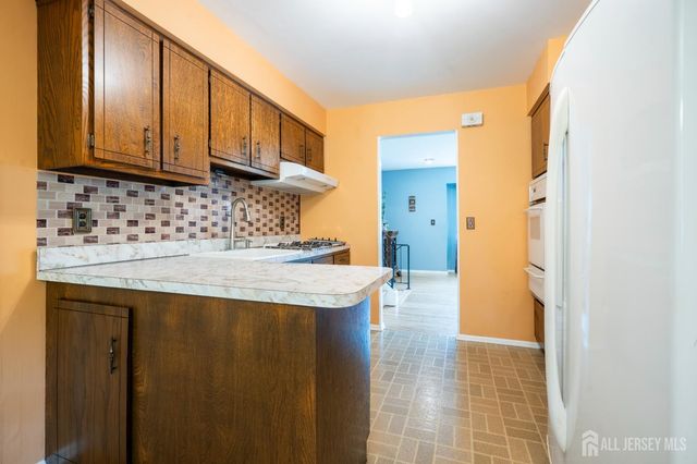 6 Eileen Court, East Brunswick, NJ 08816