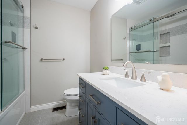 6 Eileen Court, East Brunswick, NJ 08816