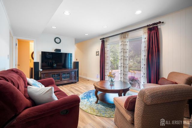 6 Eileen Court, East Brunswick, NJ 08816