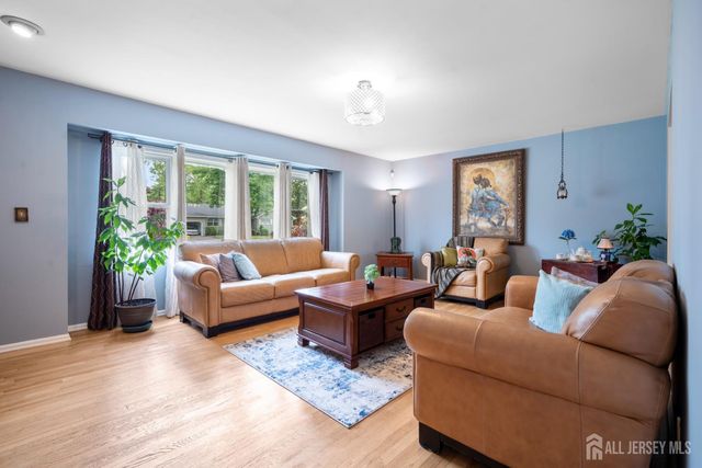 6 Eileen Court, East Brunswick, NJ 08816