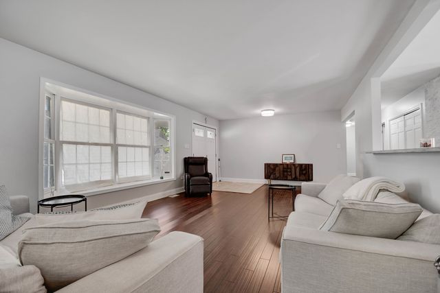 837 Hamlin Avenue, Flossmoor, IL 60422