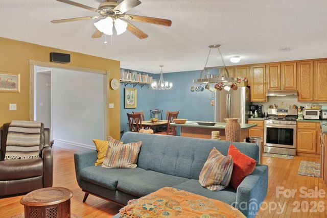 1798 New Stock Road, Weaverville, NC 28787