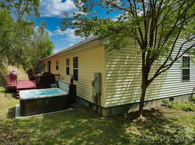 1798 New Stock Road, Weaverville, NC 28787