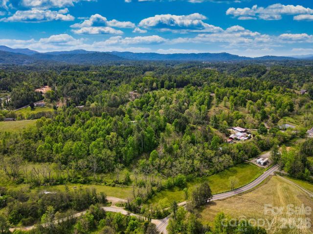 1798 New Stock Road, Weaverville, NC 28787