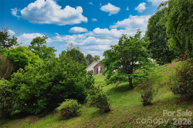 1798 New Stock Road, Weaverville, NC 28787