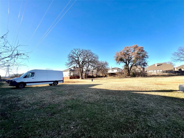 12607 Bay Avenue, Fort Worth, TX 76040