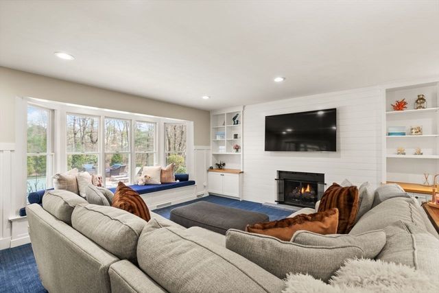 15 Ramblewood Drive, Easton, MA 02356