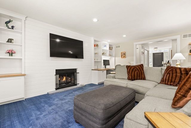 15 Ramblewood Drive, Easton, MA 02356