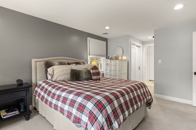 15 Ramblewood Drive, Easton, MA 02356