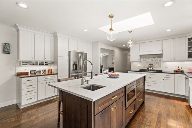15 Ramblewood Drive, Easton, MA 02356