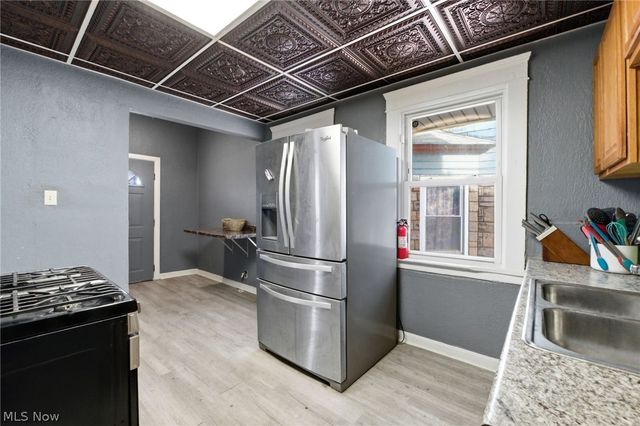 2182 E 80th Street, Cleveland, OH 44103