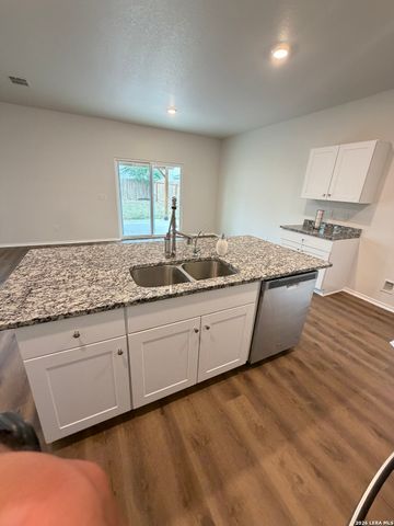 5323 HICKORY PL, San Antonio, TX 78222