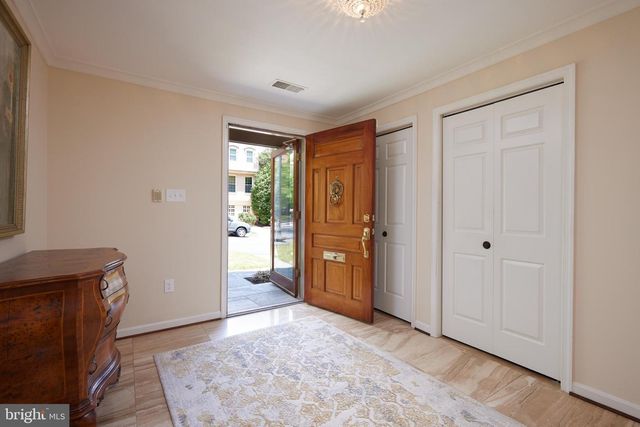 2712 UNICORN LN NW, Washington, DC 20015