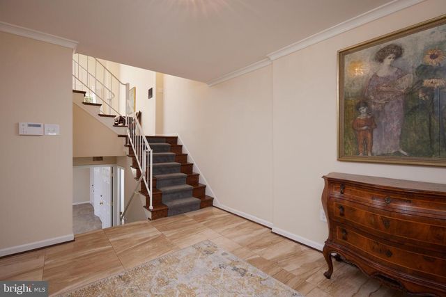 2712 UNICORN LN NW, Washington, DC 20015