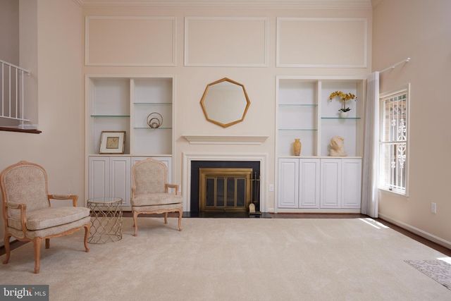 2712 UNICORN LN NW, Washington, DC 20015