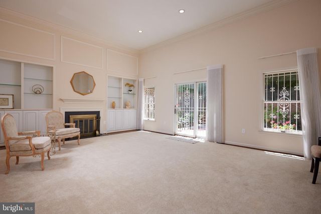 2712 UNICORN LN NW, Washington, DC 20015