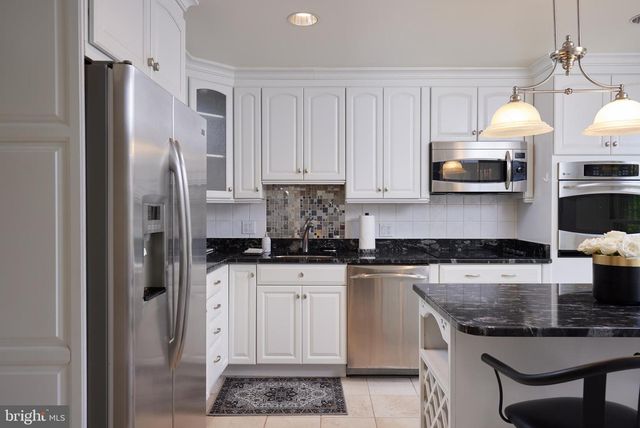 2712 UNICORN LN NW, Washington, DC 20015