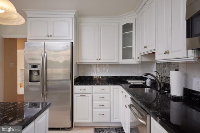 2712 UNICORN LN NW, Washington, DC 20015