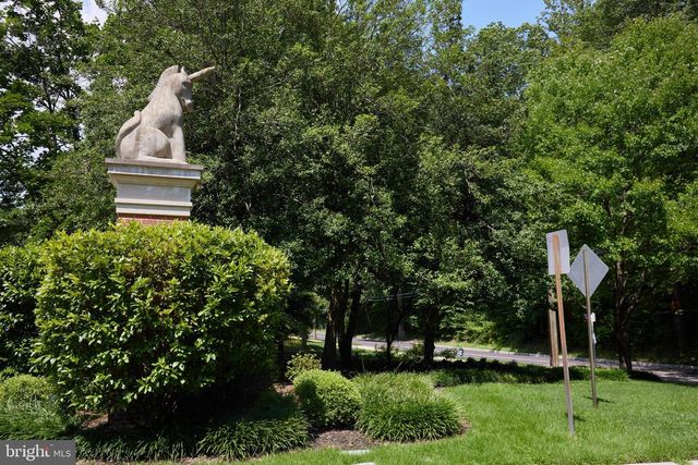 2712 UNICORN LN NW, Washington, DC 20015