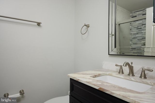 2712 UNICORN LN NW, Washington, DC 20015