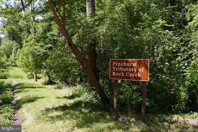 2712 UNICORN LN NW, Washington, DC 20015