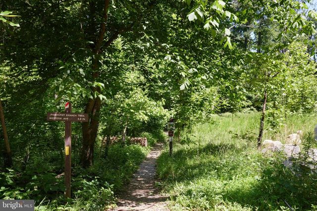 2712 UNICORN LN NW, Washington, DC 20015